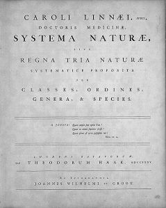 Systema Naturae yang ditulis Carolus Linnaeus menggunakan sistem binomial nomenclature.